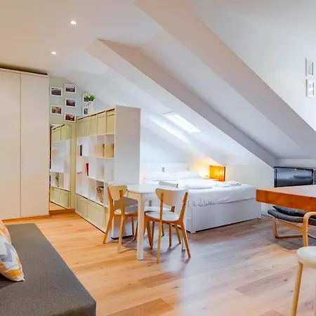 Nella Casa Del Pittore * Torino