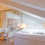Nella Casa Del Pittore شقة