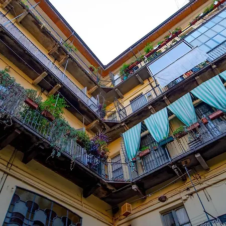 Nella Casa Del Pittore * Turin