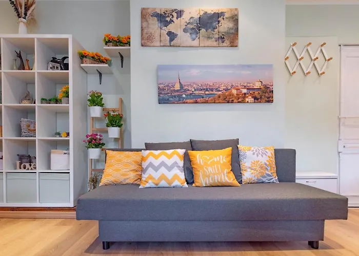 Nella Casa Del Pittore アパート トリノ