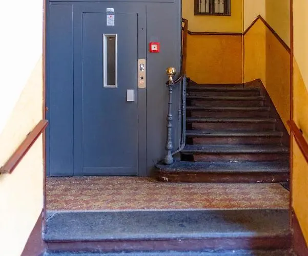 Nella Casa Del Pittore アパート トリノ